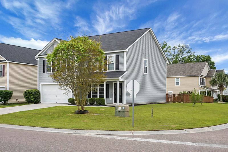 1113 Moss Grove Dr, Moncks Corner, SC 29461