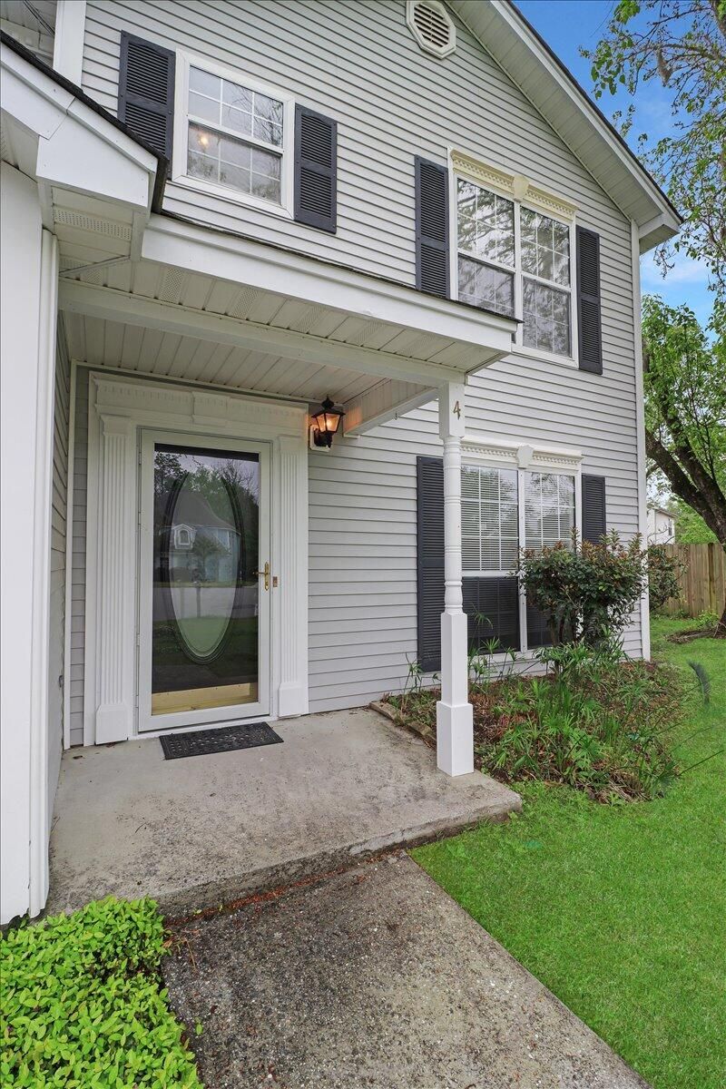 4 Packard Ct, Charleston, SC 29414