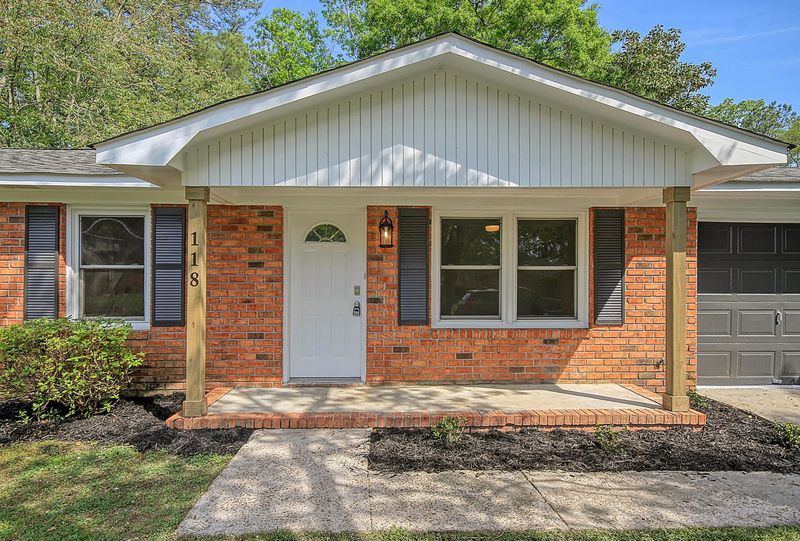 118 Greenhurst Ave, Summerville, SC 29485