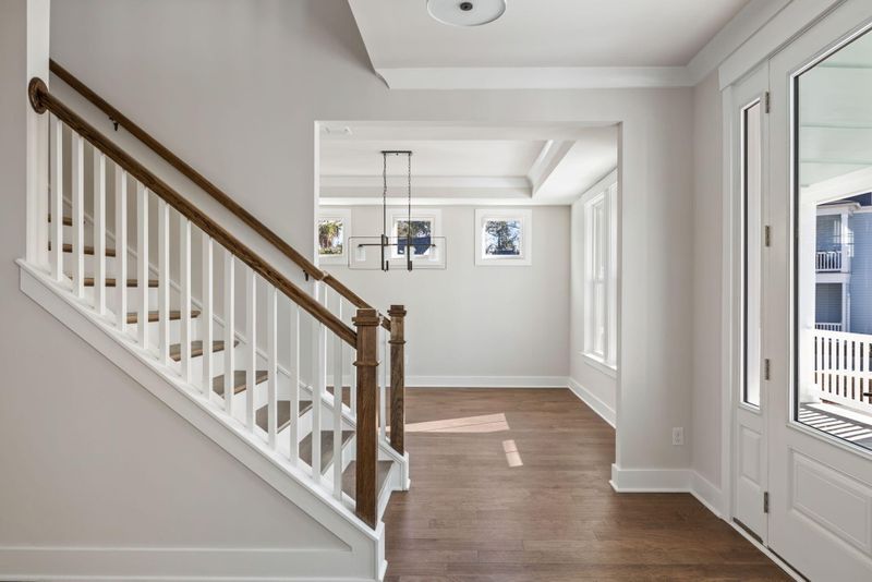 519 Spring Hollow Dr, Charleston, SC 29492