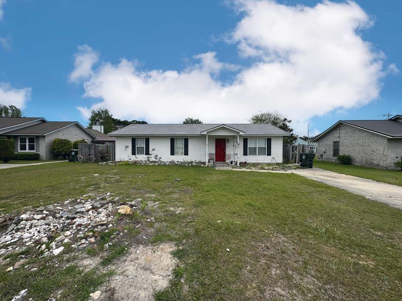 102 Lael Ct, Moncks Corner, SC 29461