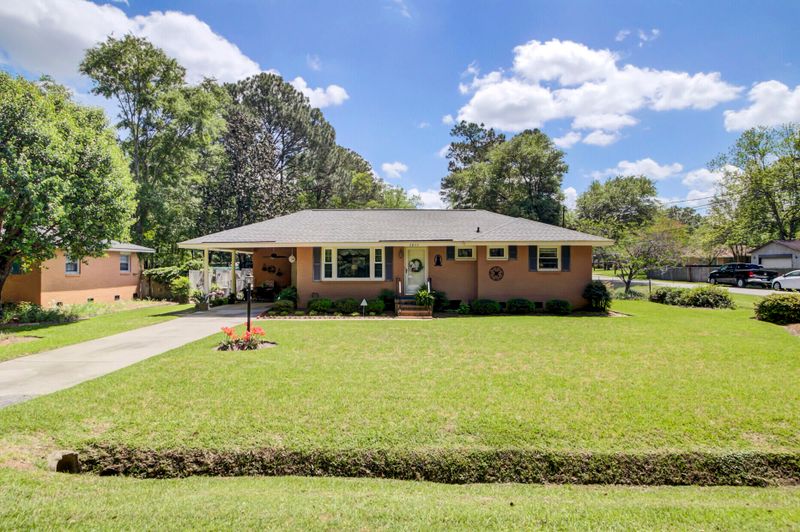 2873 Shadow Ln, North Charleston, SC 29406