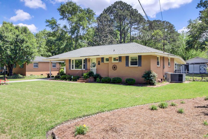 2873 Shadow Ln, North Charleston, SC 29406