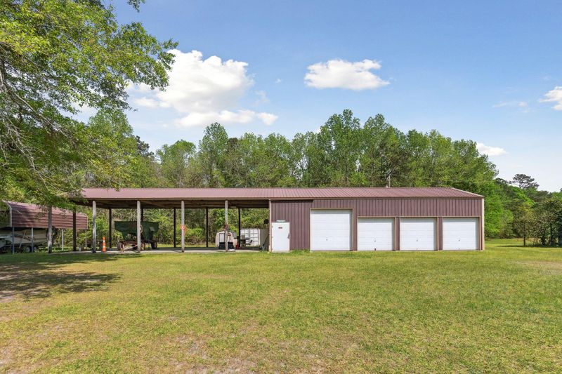 156 Miller Ln, Saint Stephen, SC 29479