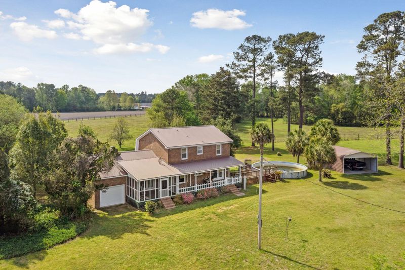 156 Miller Ln, Saint Stephen, SC 29479