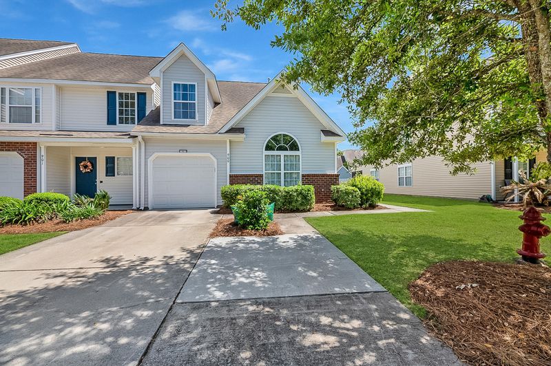 900 Buckthorn Cir, Summerville, SC 29483