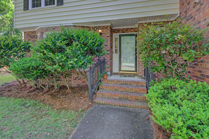 107 Bindon Cir, North Charleston, SC 29418