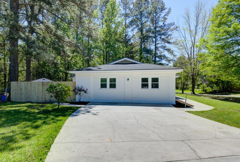 217 Logan Dr, Summerville, SC 29483