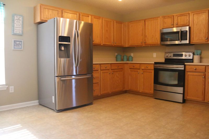 3015 Kinswood Ln, Ladson, SC 29456