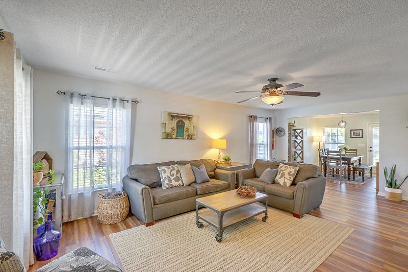 5050 Thornton Dr, Summerville, SC 29485