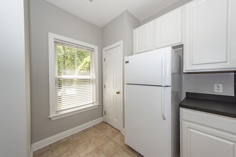 1701 Lauda Dr, Mount Pleasant, SC 29464