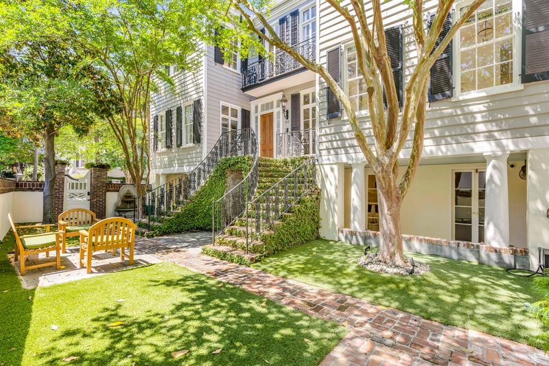 44 Meeting St, Charleston, SC 29401