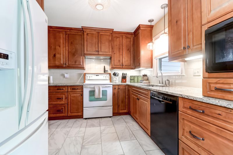 314 Silver Fox Ln, Goose Creek, SC 29445