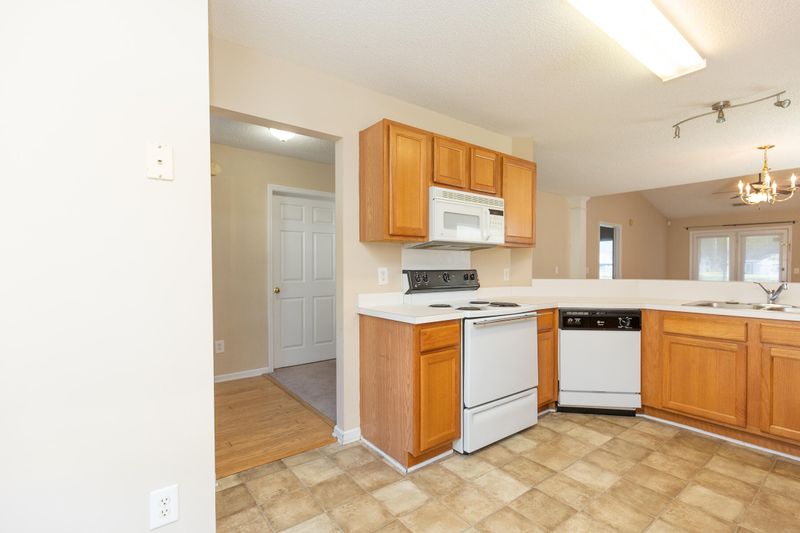 205 Hardee Ave, Summerville, SC 29485