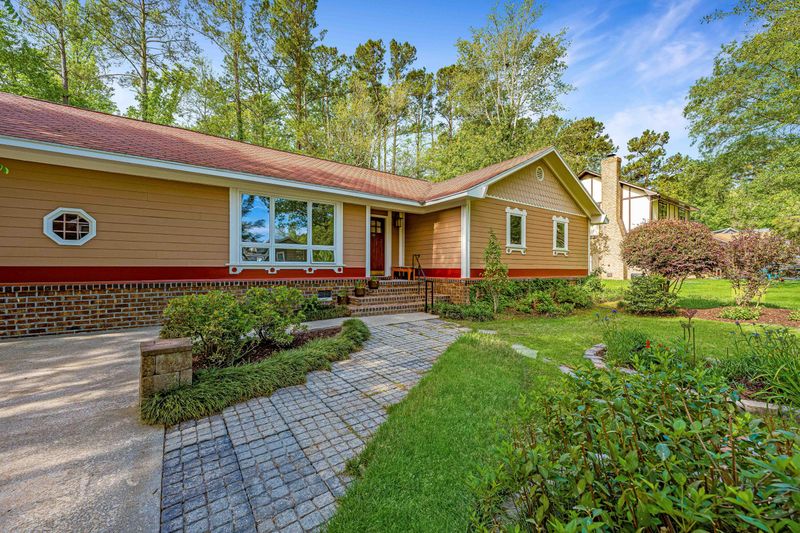 112 Retriever Ln, Summerville, SC 29485