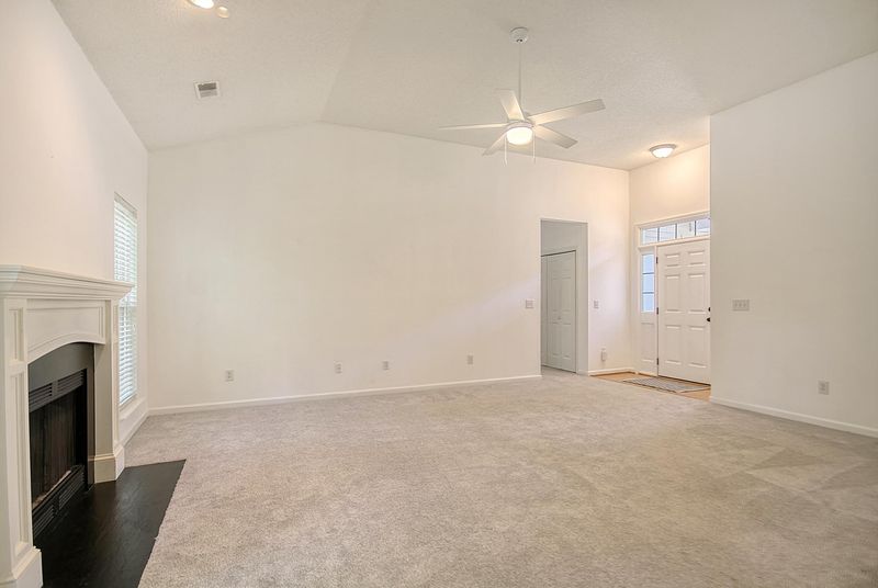7890 Sabalridge Dr, North Charleston, SC 29418