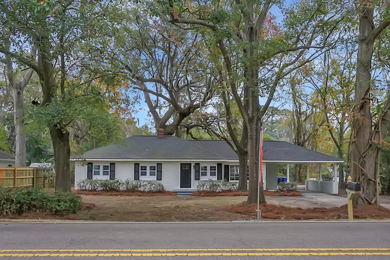 668 W Oak Forest Dr, Charleston, SC 29407