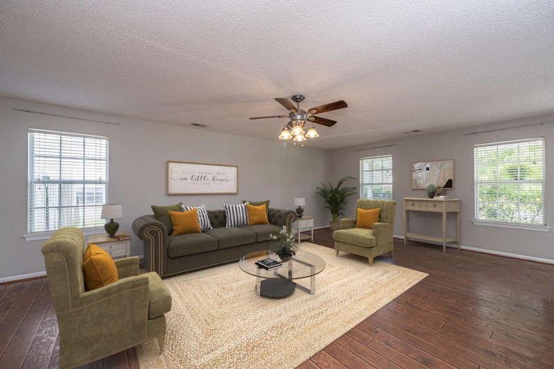 325 Jamestown Dr, Summerville, SC 29486