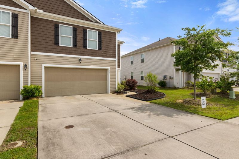 104 Wild Holly Dr, Moncks Corner, SC 29461