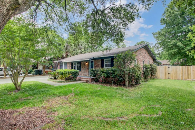 107 Whitner Ct, Goose Creek, SC 29445