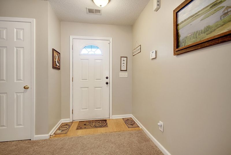 210 Westbrooke Rd, Summerville, SC 29486