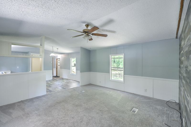 155 Fox Dog Dr, Bonneau, SC 29431