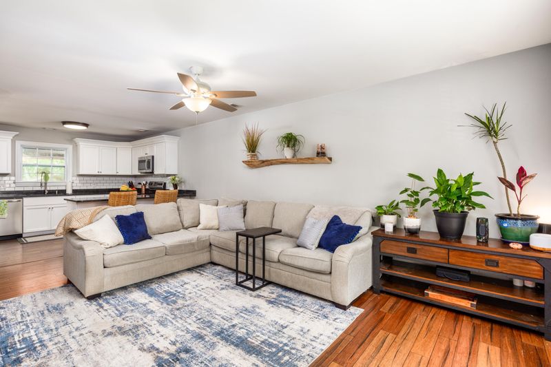 1998 Kay St, Johns Island, SC 29455