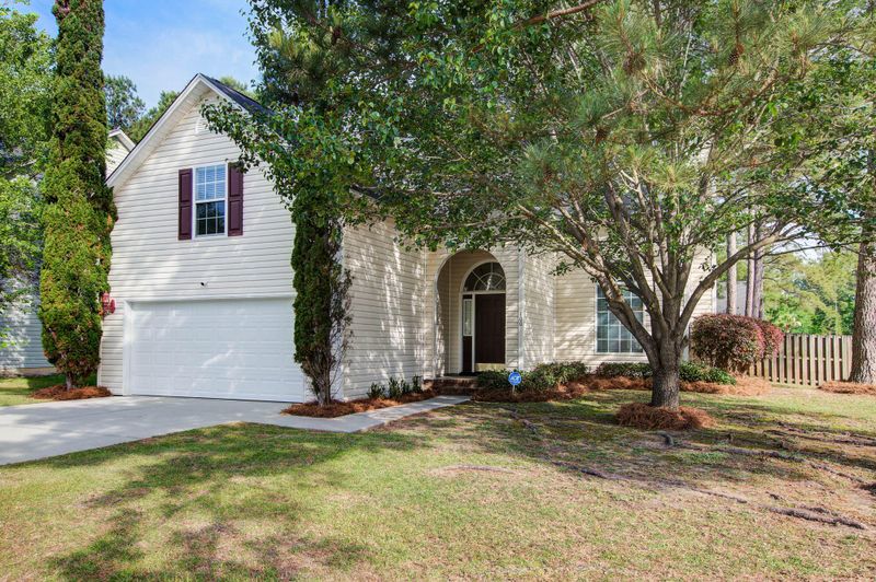 100 Maplewood Ct, Goose Creek, SC 29445