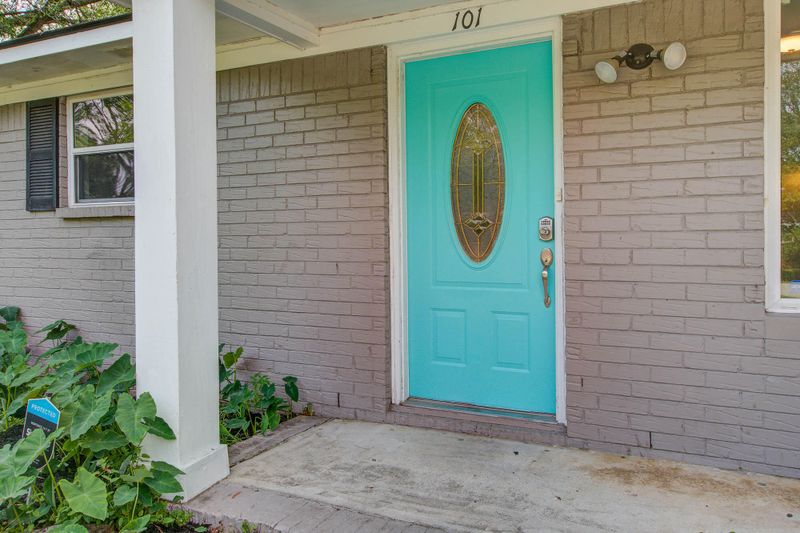 101 English Rd, Summerville, SC 29483