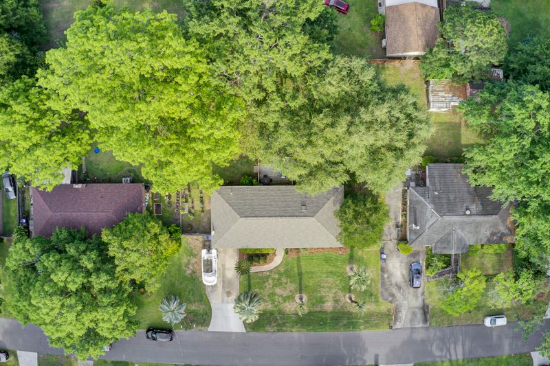 1050 Woodside Dr, Charleston, SC 29412