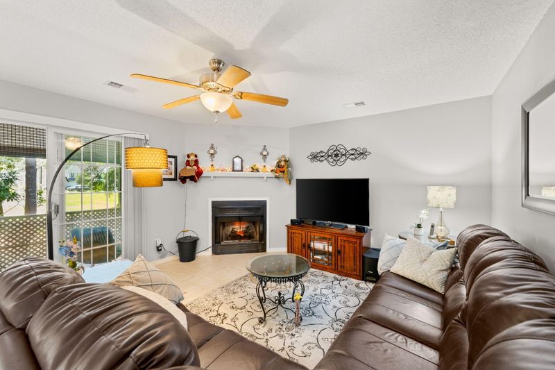 7955 Edgebrook Cir #E, North Charleston, SC 29418