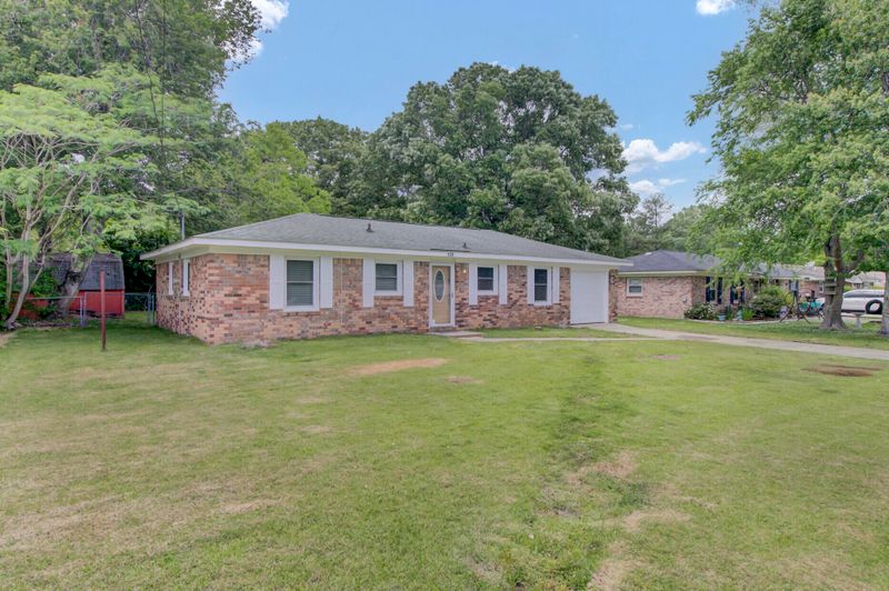 129 Kathryn Dr, Goose Creek, SC 29445