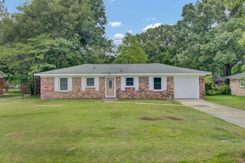 129 Kathryn Dr, Goose Creek, SC 29445