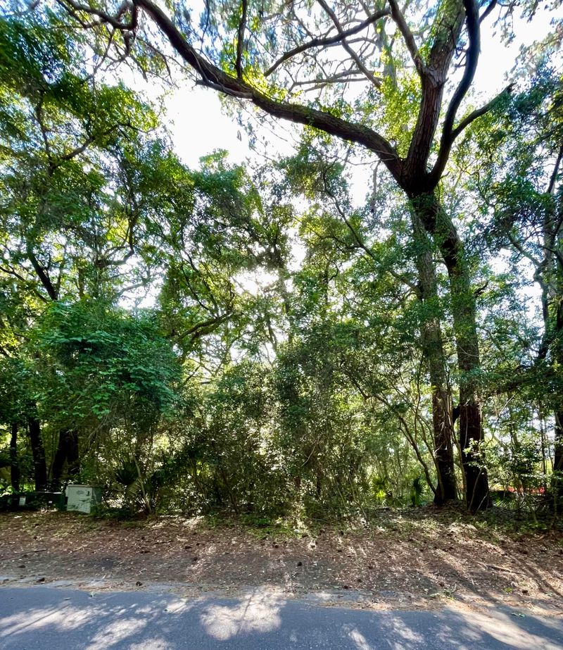 2144 Royal Pine Dr, Seabrook Island, SC 29455