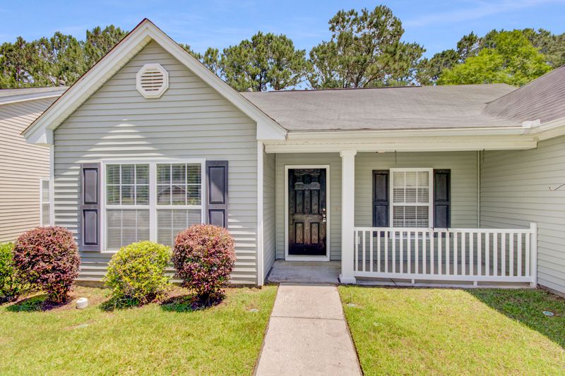 124 Surlington Dr, Ladson, SC 29456