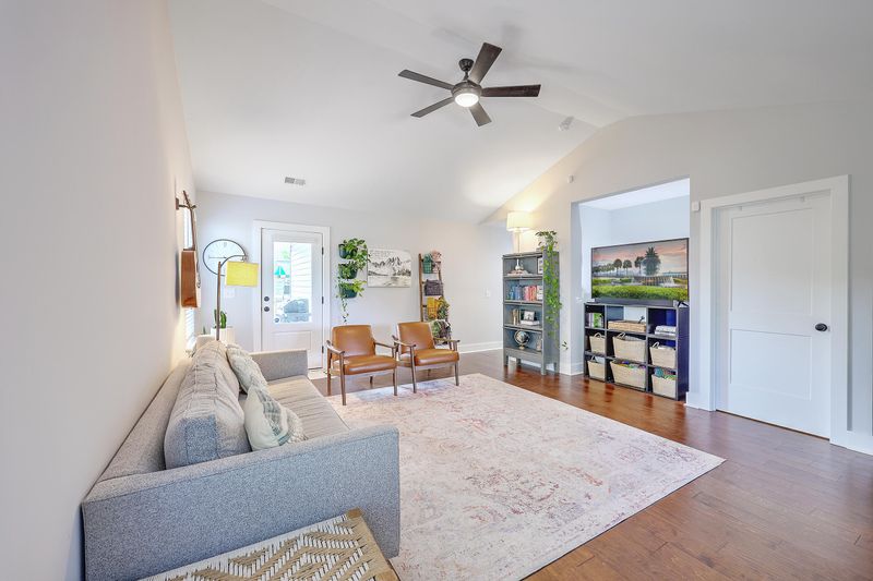 2263 Suffolk St, North Charleston, SC 29405