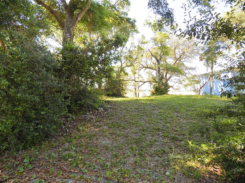 608 E Erie Ave, Folly Beach, SC 29439