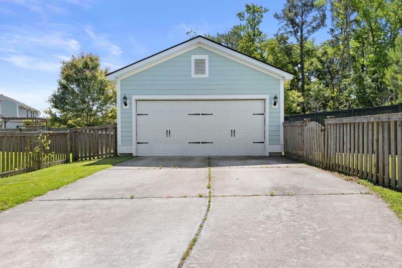 1832 Gammon St, Charleston, SC 29414