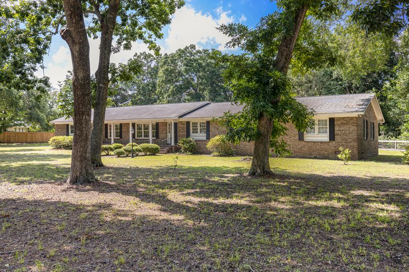 834 Robert E Lee Blvd, Charleston, SC 29412