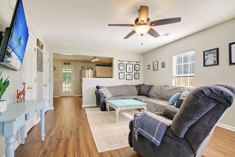 119 Old Tree Rd, Goose Creek, SC 29445