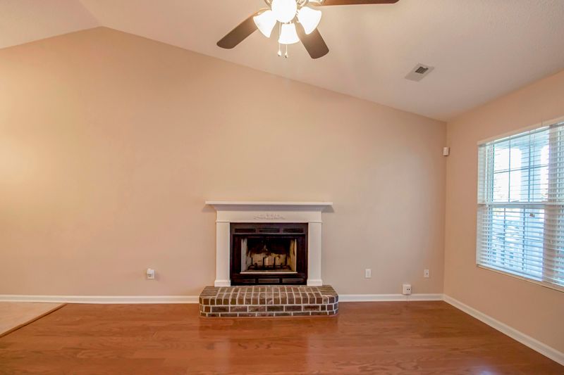 8680 Bentwood Dr, North Charleston, SC 29406