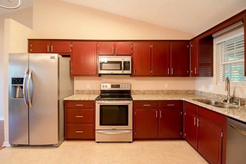 8680 Bentwood Dr, North Charleston, SC 29406