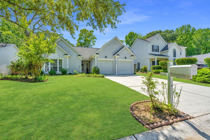 1900 Treebark Dr, Charleston, SC 29414