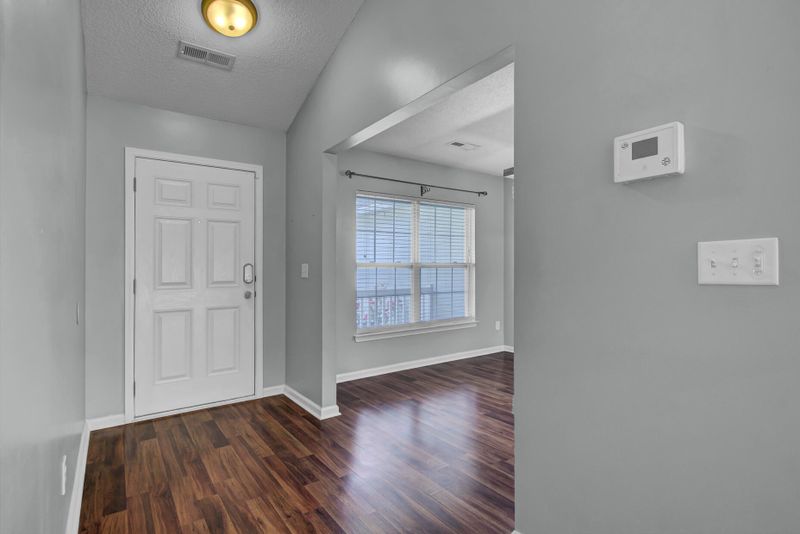 5025 Thornton Dr, Summerville, SC 29485