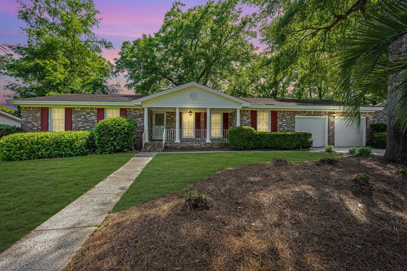 681 Highwood Cir, Charleston, SC 29412