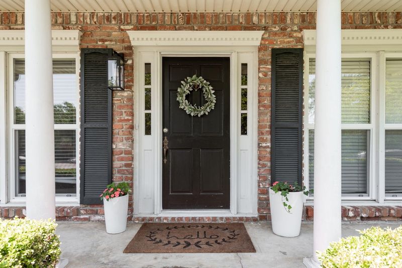 125 St James Cir, Goose Creek, SC 29445