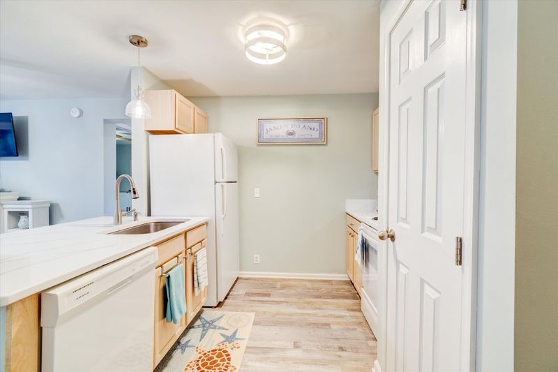 1530 Fort Johnson Rd #4j, Charleston, SC 29412
