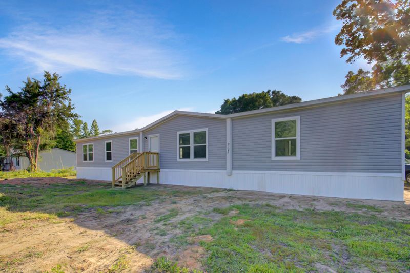 2701 Cainhoy Rd, Huger, SC 29450