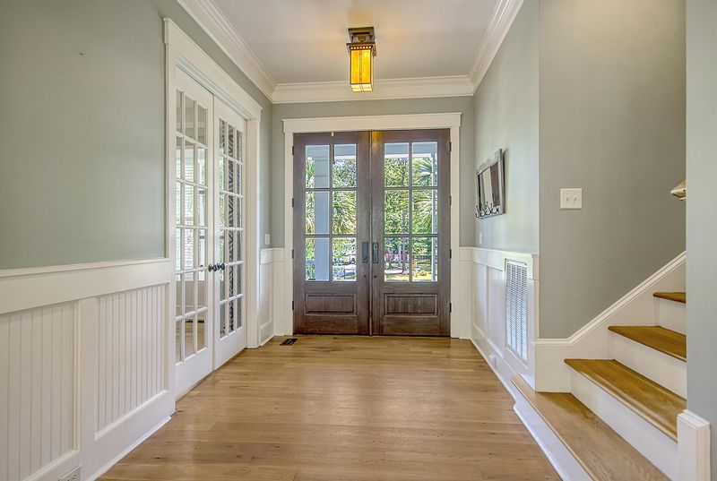3587 Holmgren St, Mount Pleasant, SC 29466