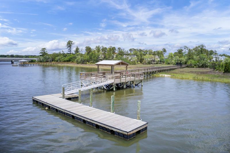 121 Low Tide Ct, Charleston, SC 29492
